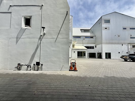 WESTSIDE LOCATIONS 143