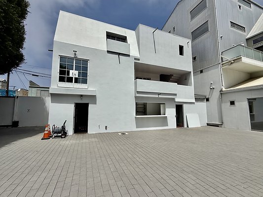 WESTSIDE LOCATIONS 142