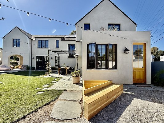 WESTSIDE LOCATIONS 107