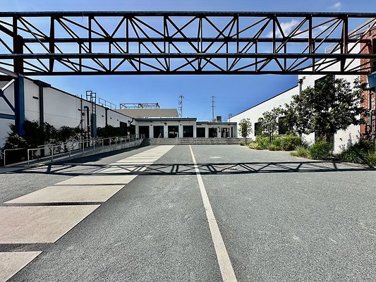 WESTSIDE LOCATIONS 33