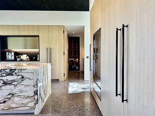 WESTSIDE LOCATIONS 215