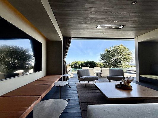 WESTSIDE LOCATIONS 439