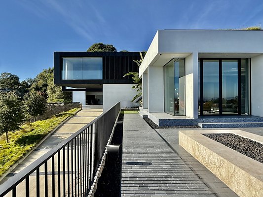 WESTSIDE LOCATIONS 401