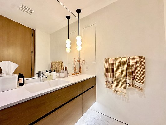 WESTSIDE LOCATIONS 320