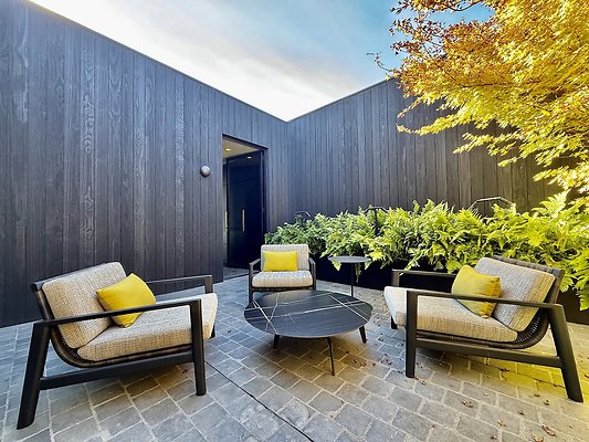 WESTSIDE LOCATIONS 369