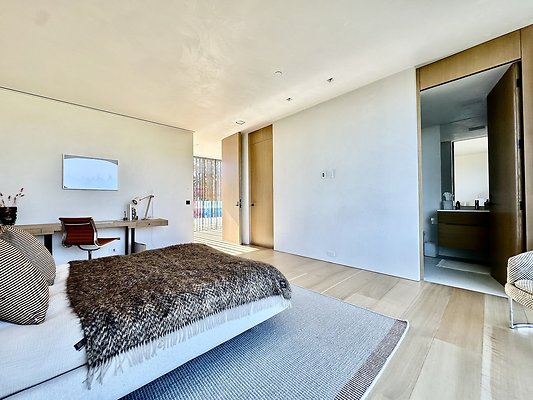 WESTSIDE LOCATIONS 318