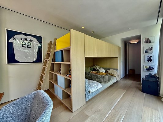 WESTSIDE LOCATIONS 372