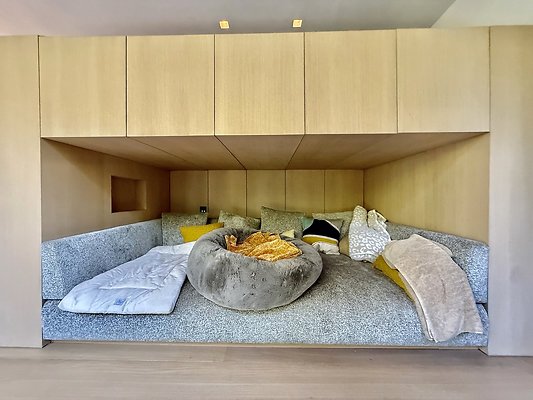 WESTSIDE LOCATIONS 373