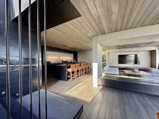 WESTSIDE LOCATIONS 425