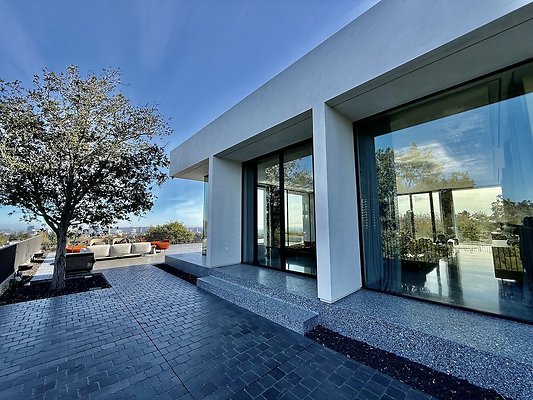 WESTSIDE LOCATIONS 421