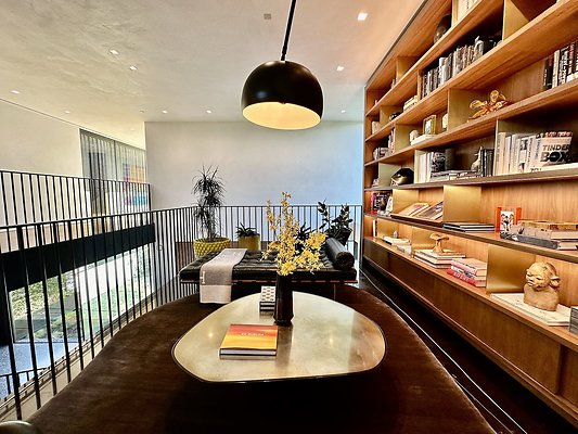 WESTSIDE LOCATIONS 256