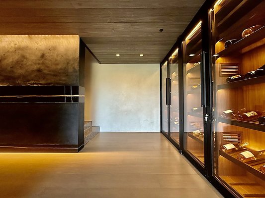 WESTSIDE LOCATIONS 379