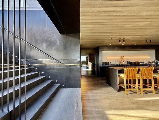 WESTSIDE LOCATIONS 424