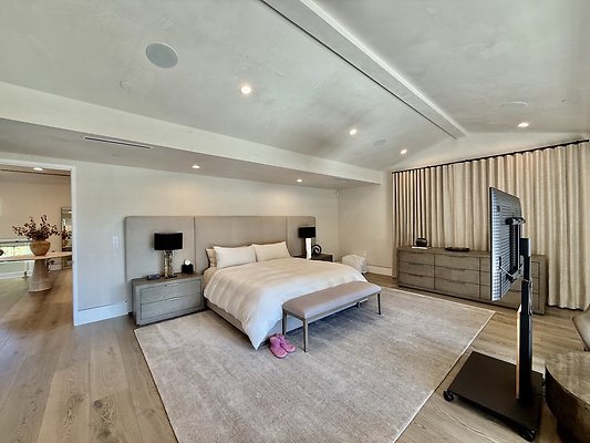 WESTSIDE LOCATIONS 83