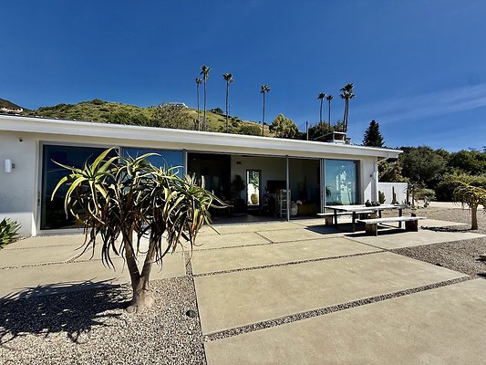 WESTSIDE LOCATIONS 165