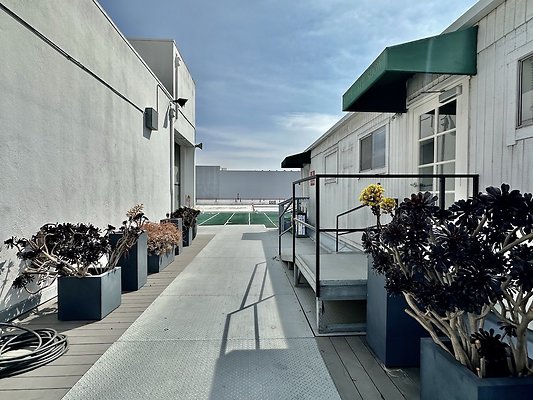 WESTSIDE LOCATIONS 115