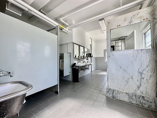 WESTSIDE LOCATIONS 121